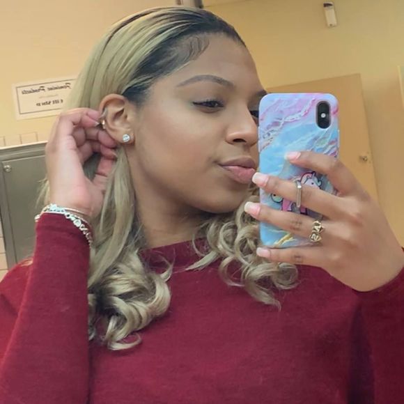 Meet your Posher, Sapphire✨ - Picture 1 of 1